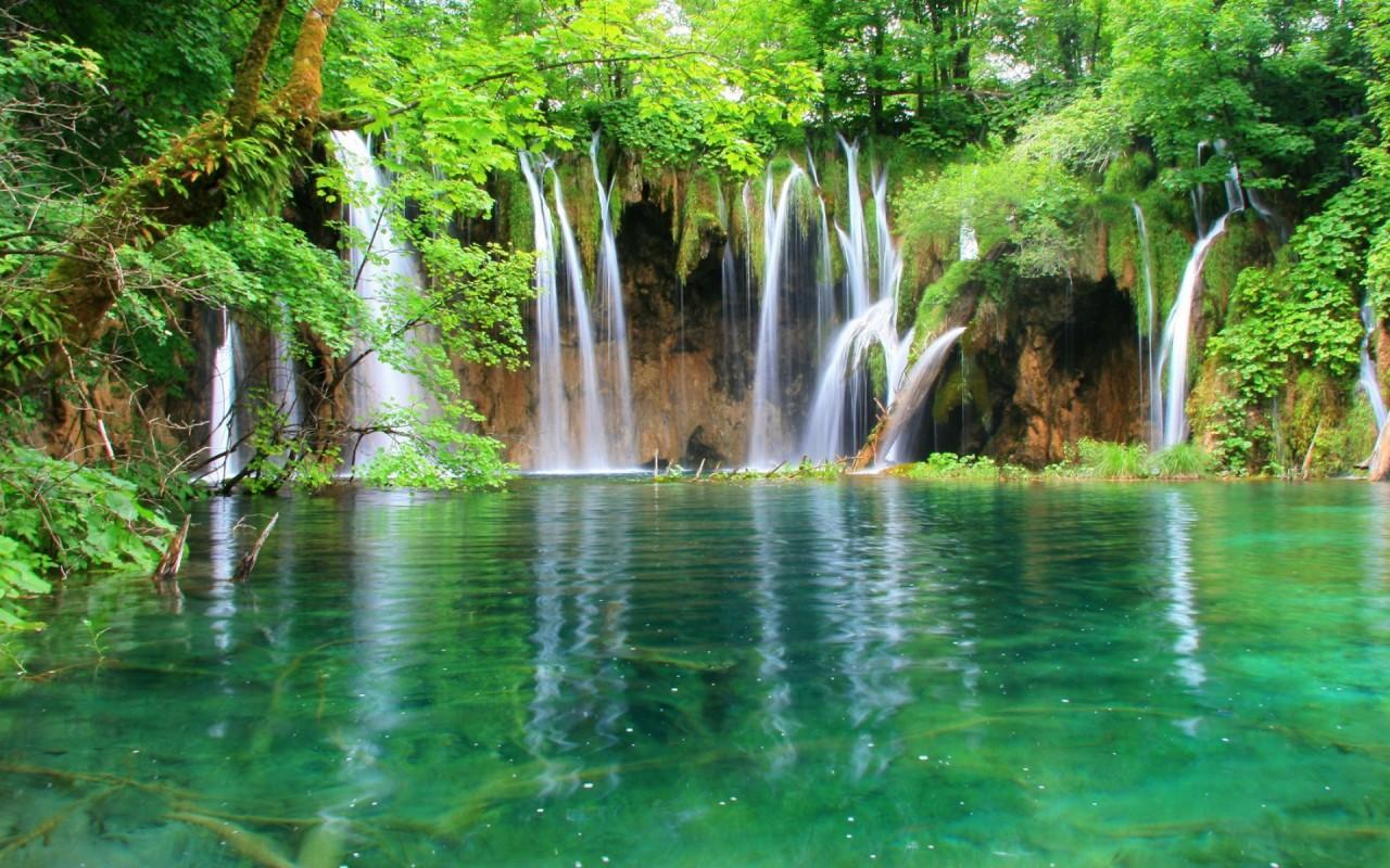 Waterfalls Cliff Lake Jungle wallpaper. Waterfalls Cliff Lake