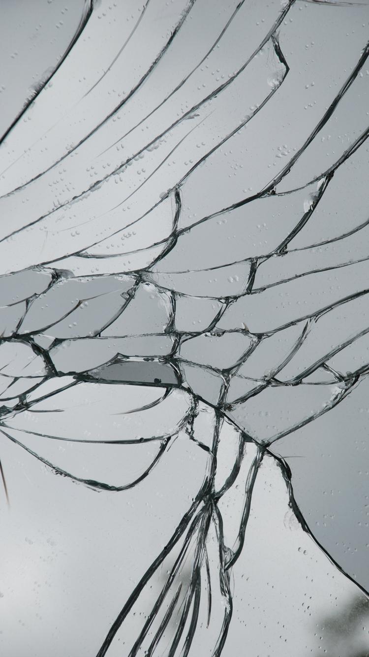Picture of Broken Mirror for iPhone Wallpaper (11 of 49 Pics)