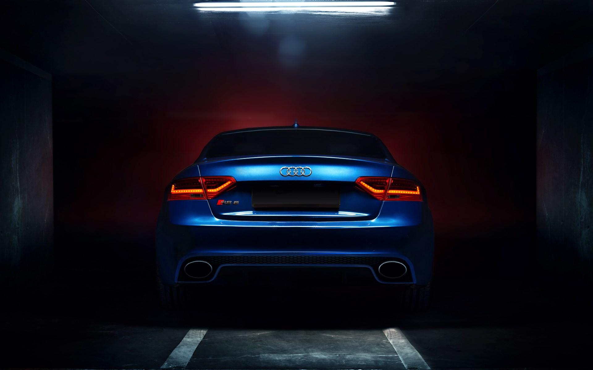 Amazing Audi RS5 Wallpaper