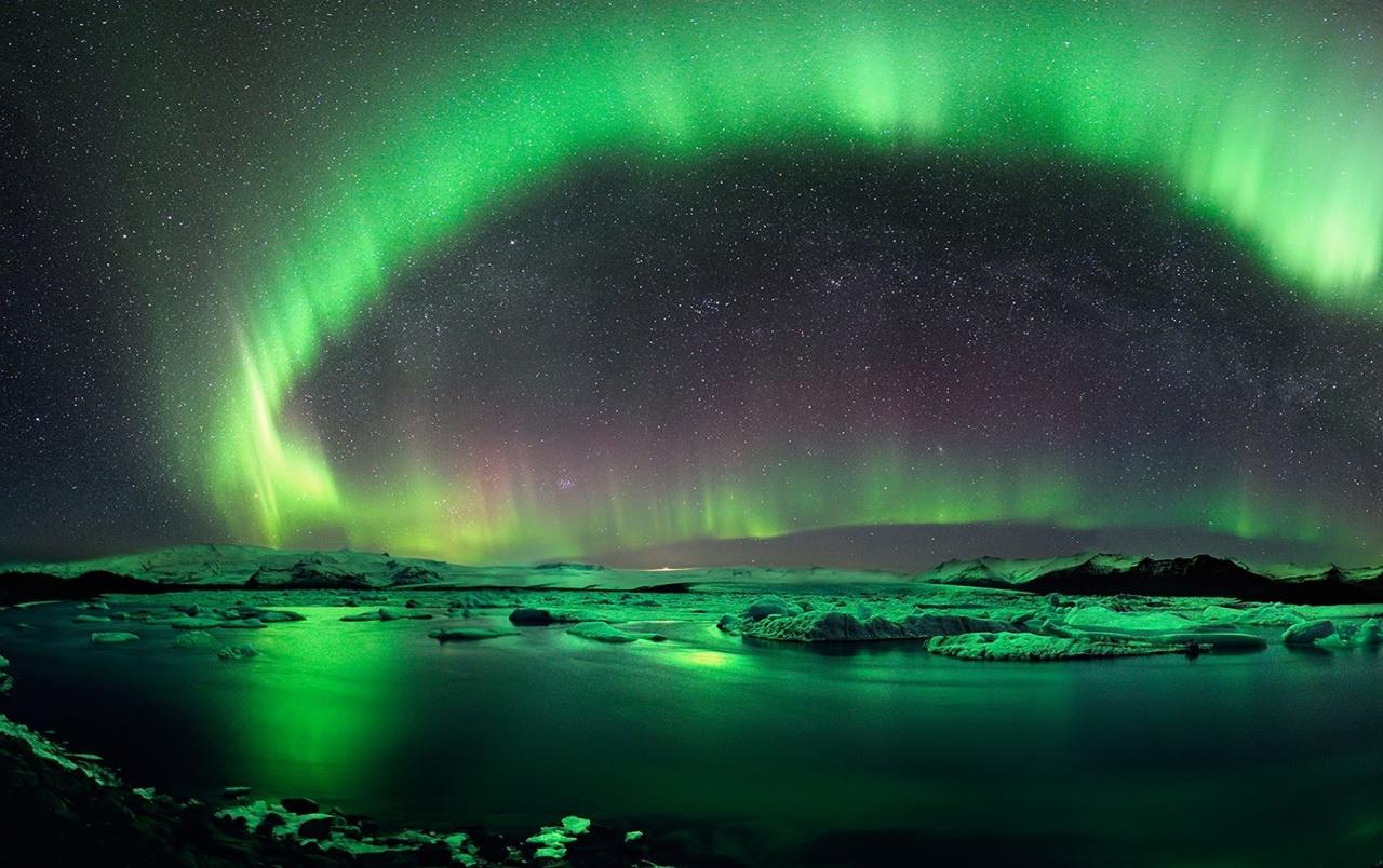 Aurora Borealis Iceland Green wallpaper. Aurora Borealis Iceland