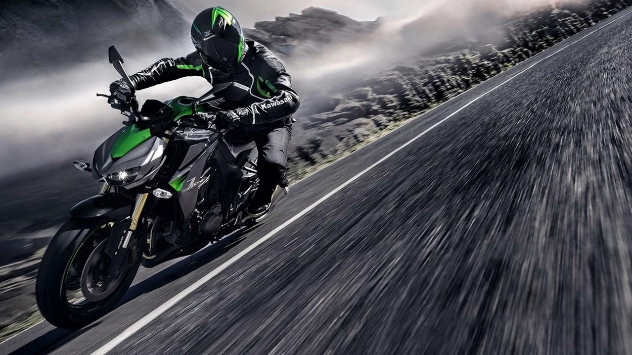 Kawasaki Z1000 wallpaper