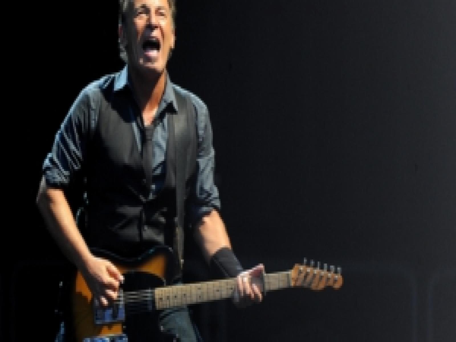Bruce Springsteen Wallpaper (300x170 px, 27.69 Kb)