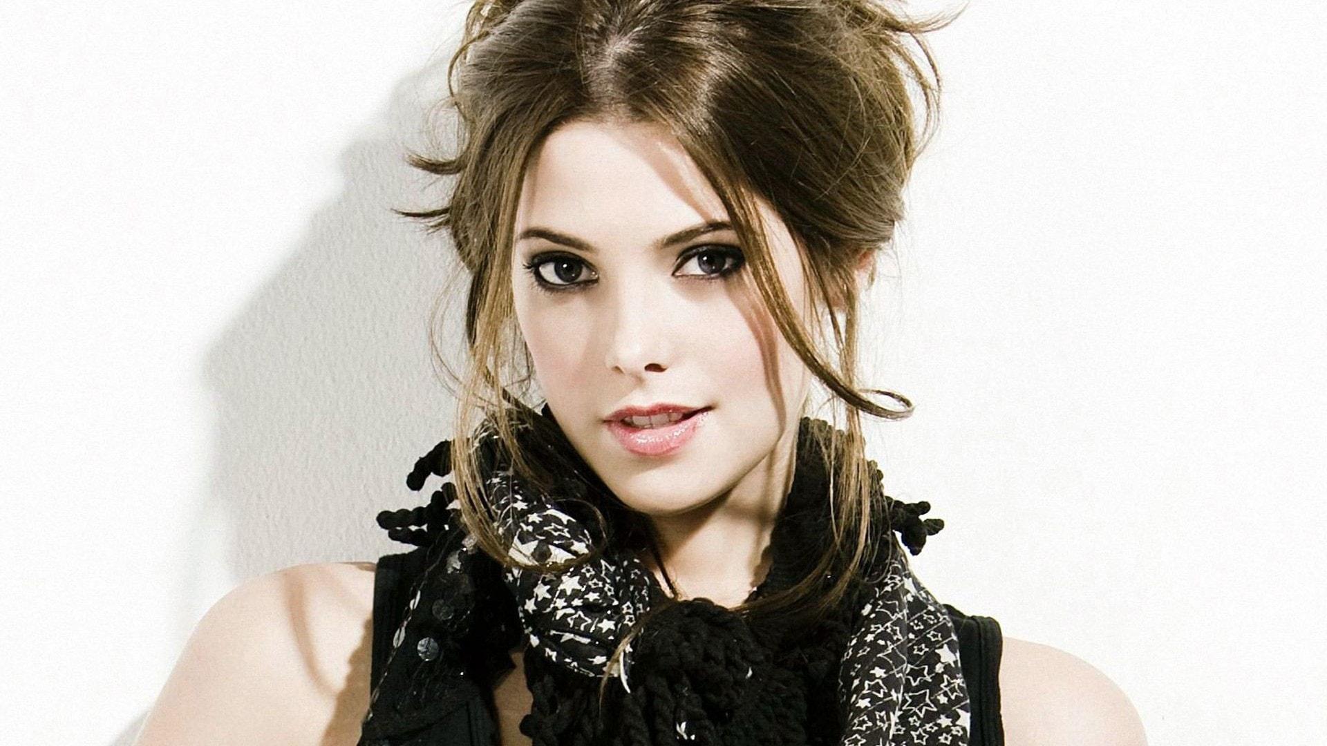 Ashley Greene HD Wallpaperwallpaper.net