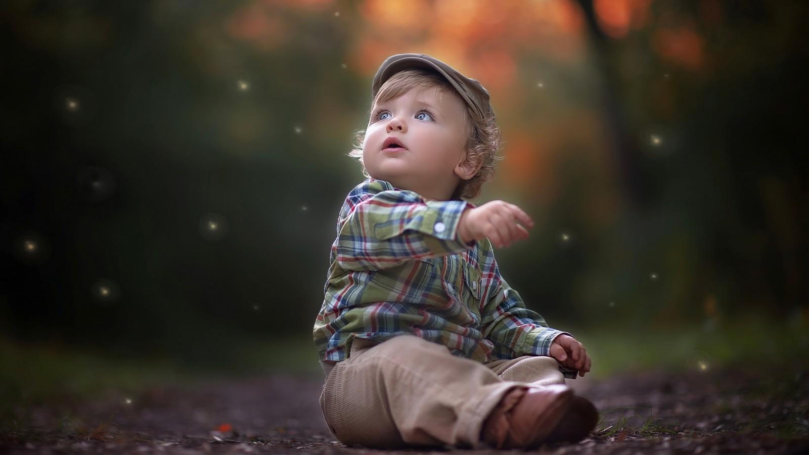 Download Cute Baby Boy HD Wallpaper (39)