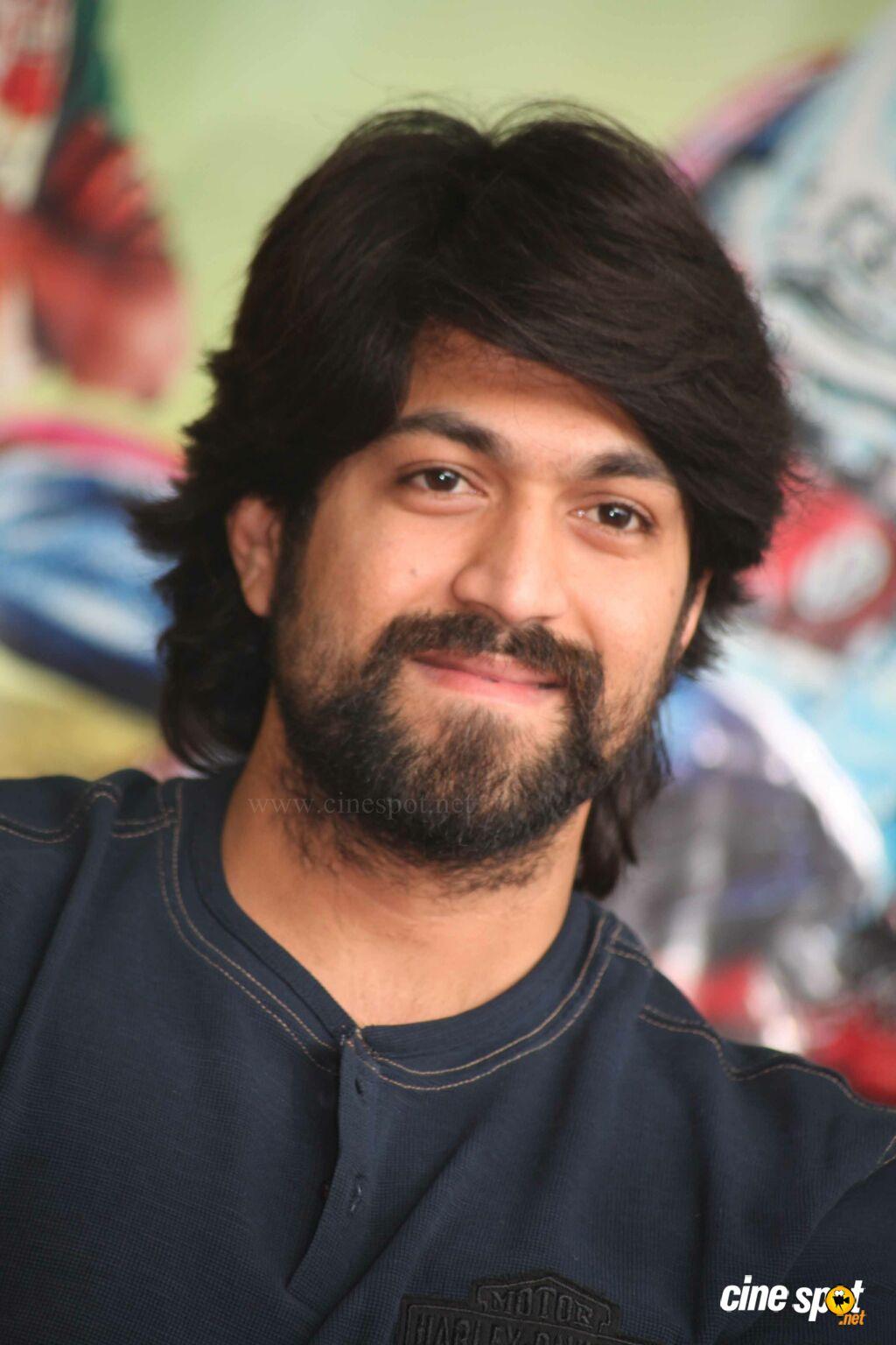 Yash Kannada Actor Photo