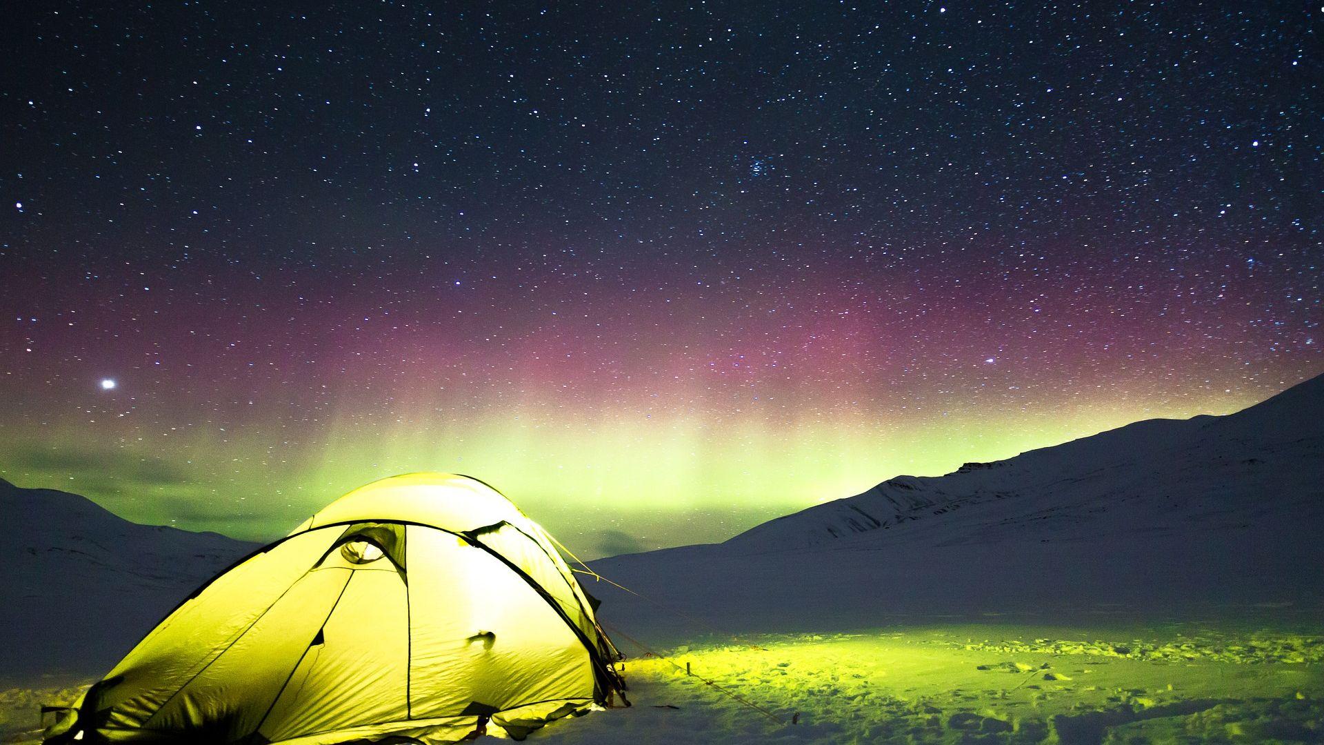 Night View Aurora and Adventure Camp Wallpaper