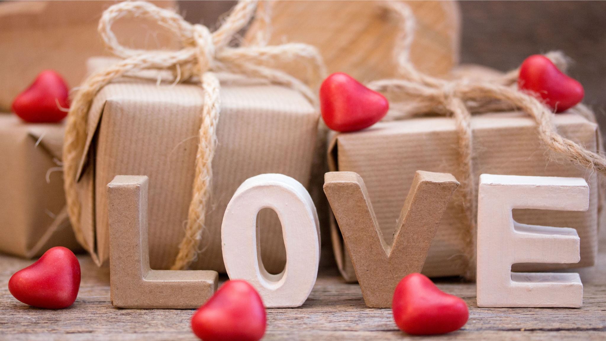 Romantic Love Gift Heart Wallpaper