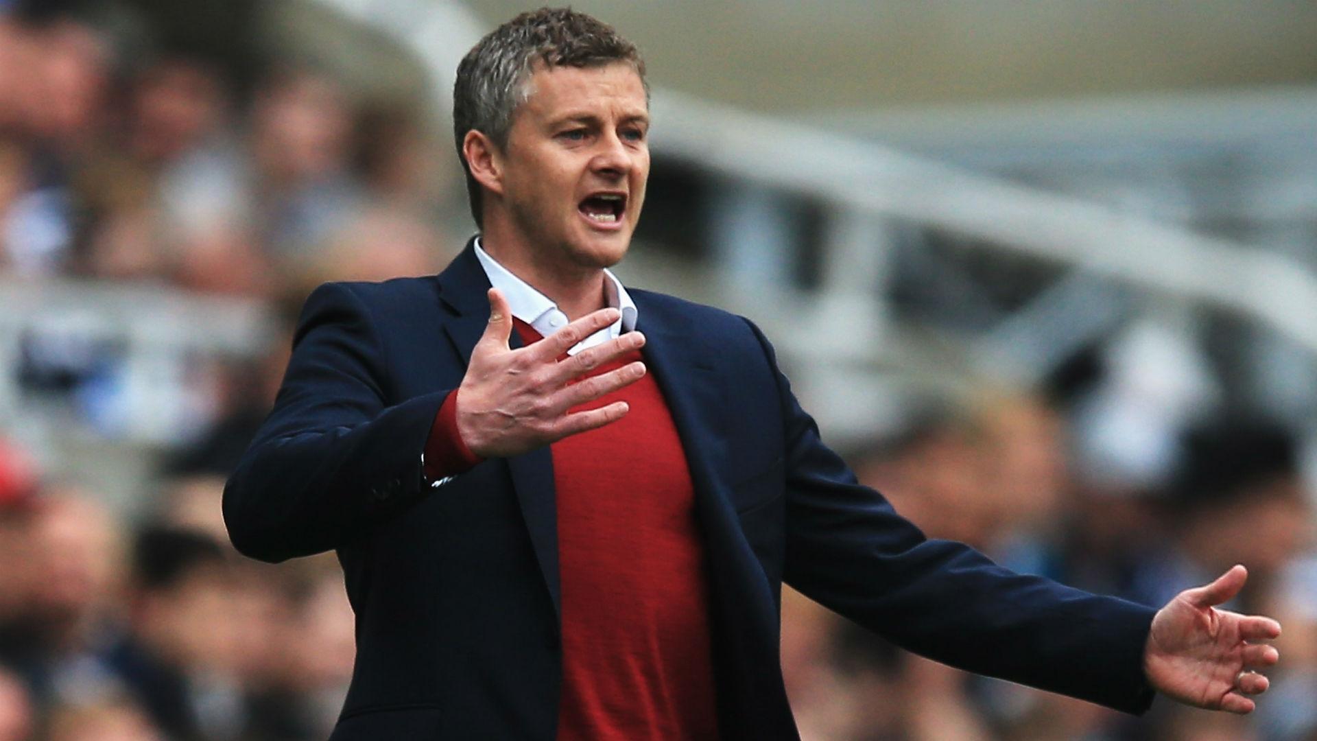 Solskjaer to manage United as Liverpool target Christmas No.1 spot
