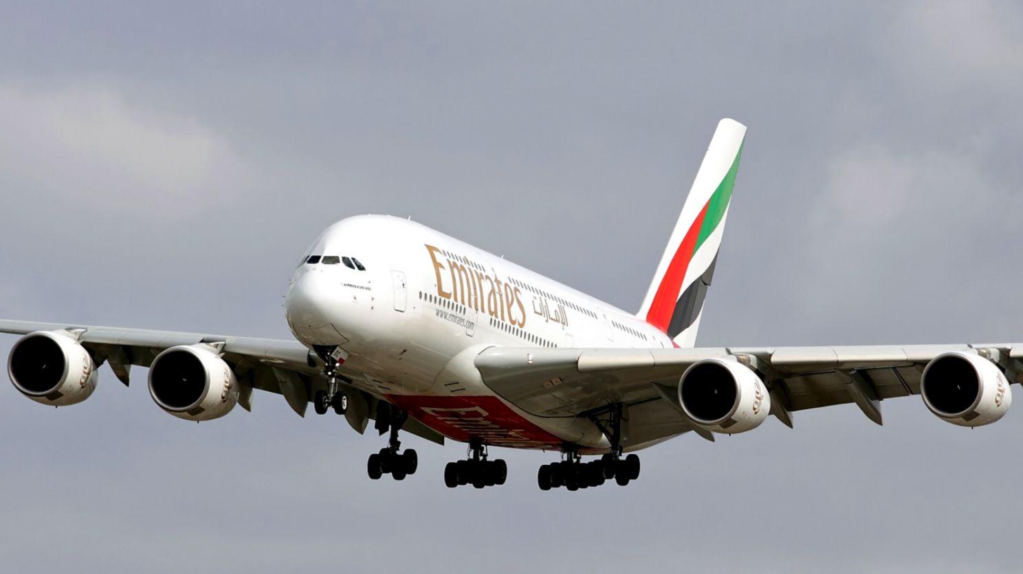 Flying Airbus A380 Airplane Dekstop Wallpaper