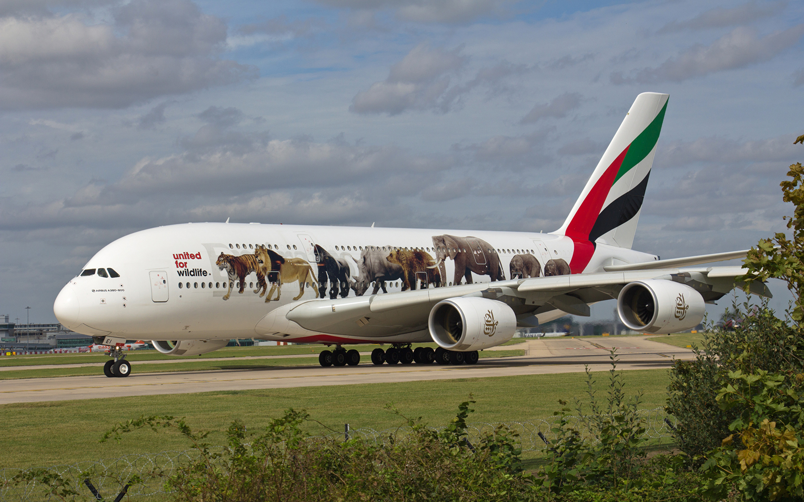 Wallpaper Airbus Airplane Passenger Airplanes A380 800 2560x1600
