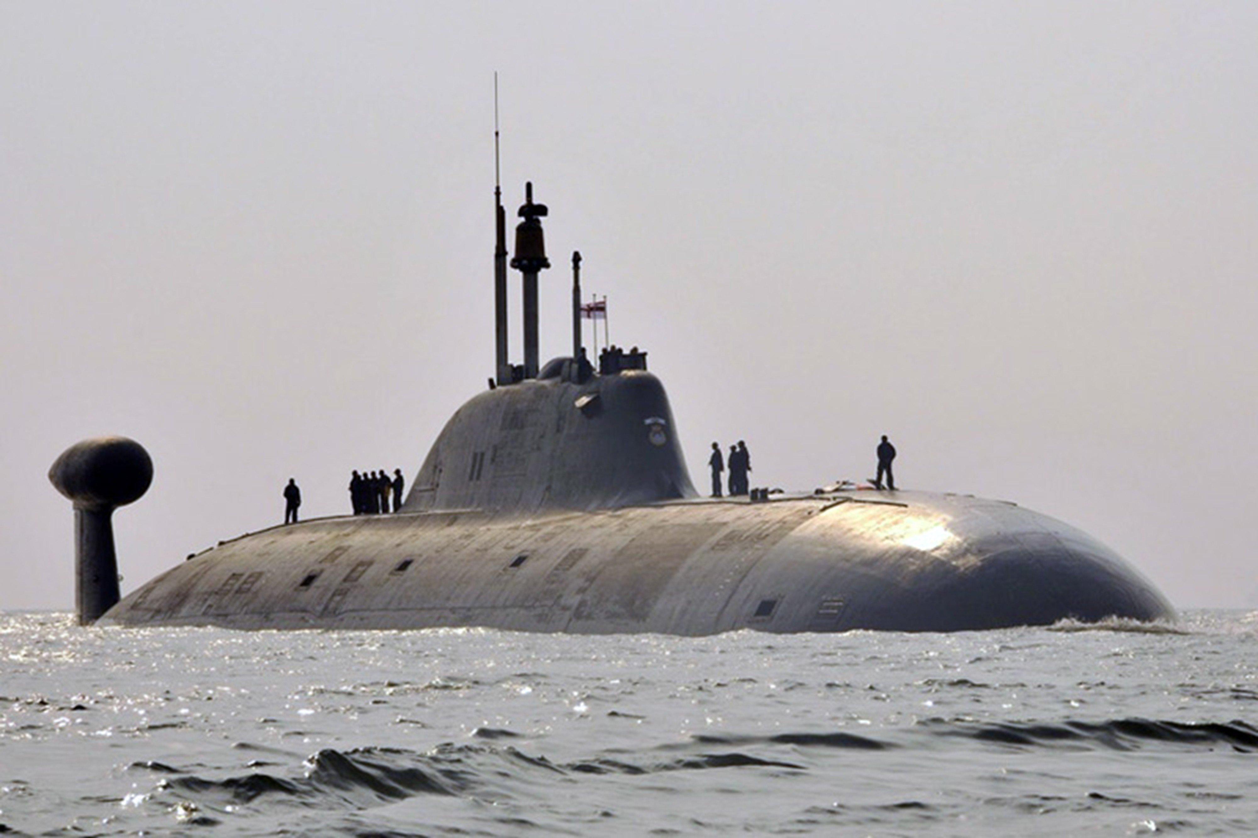 Submarine russian watercraft red star Russia ship warship akula
