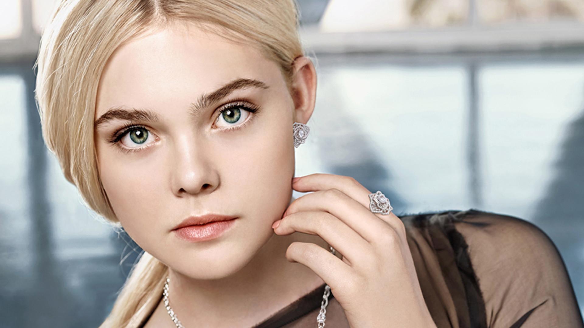 Elle Fanning Wallpaper