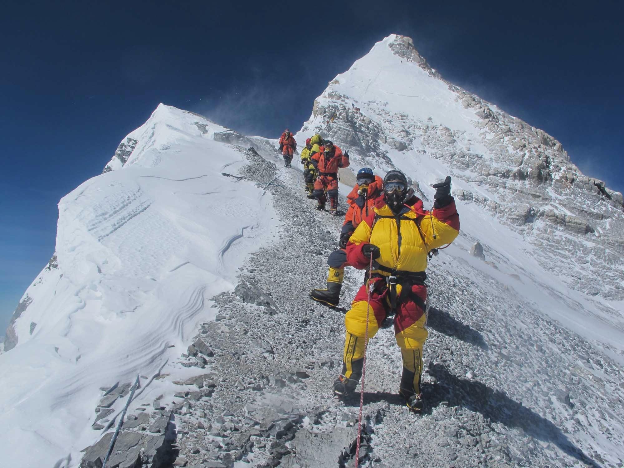 Everest Wallpaper HD