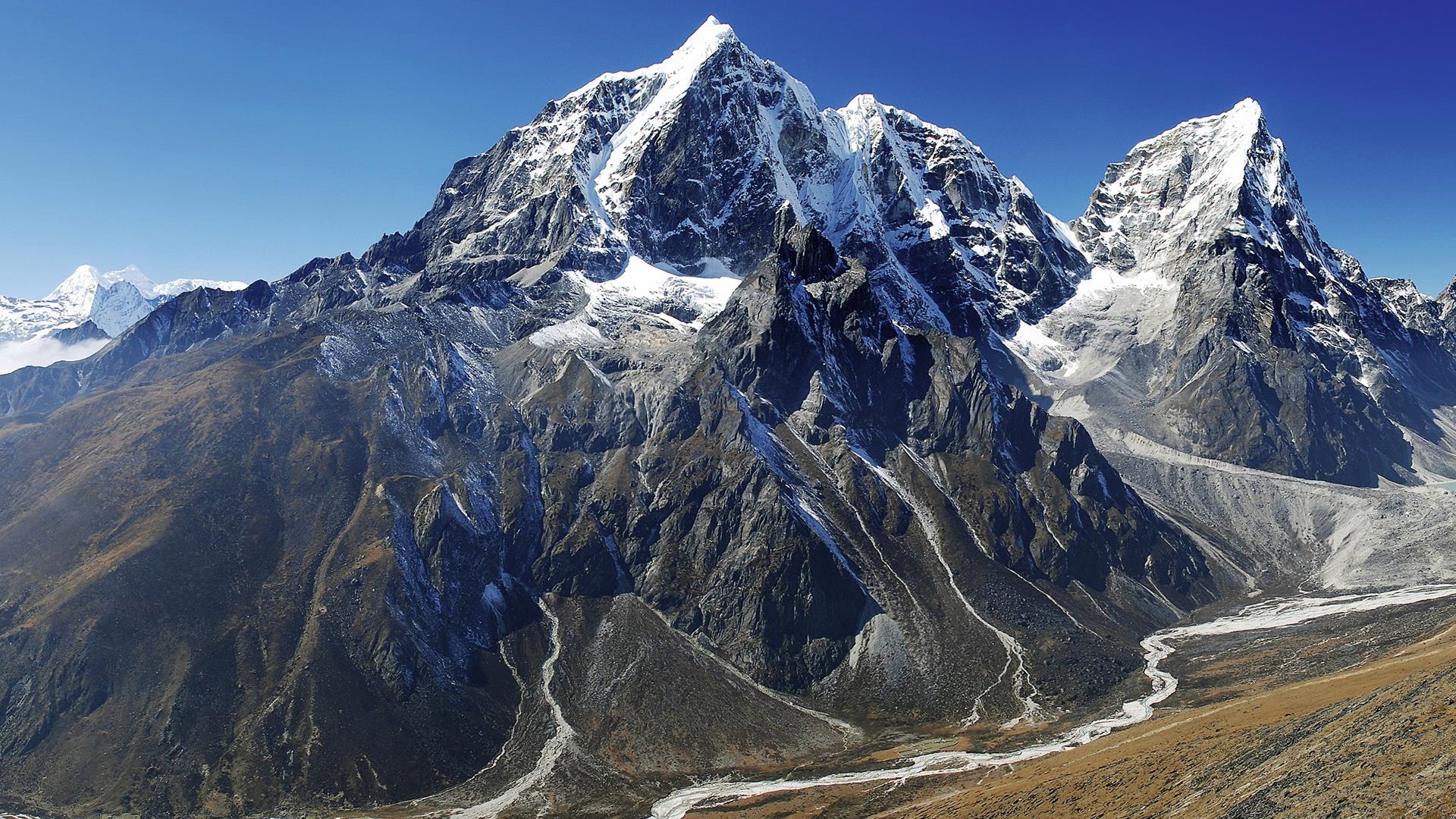 Everest Background Free Download