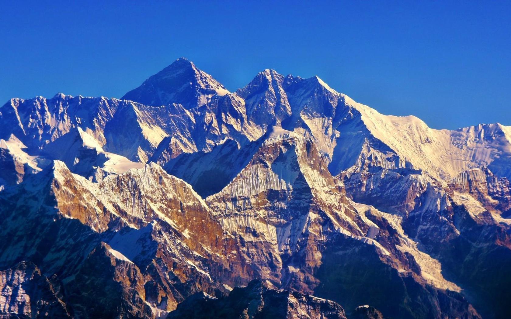 Mount Everest HD Wallpaper. Wallpaper Studio 10. Tens of thousands