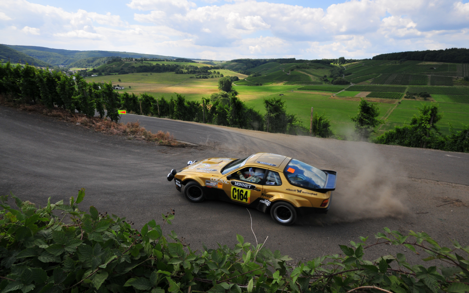 Daily Wallpaper: Porsche Rally. I Like To Waste My Time