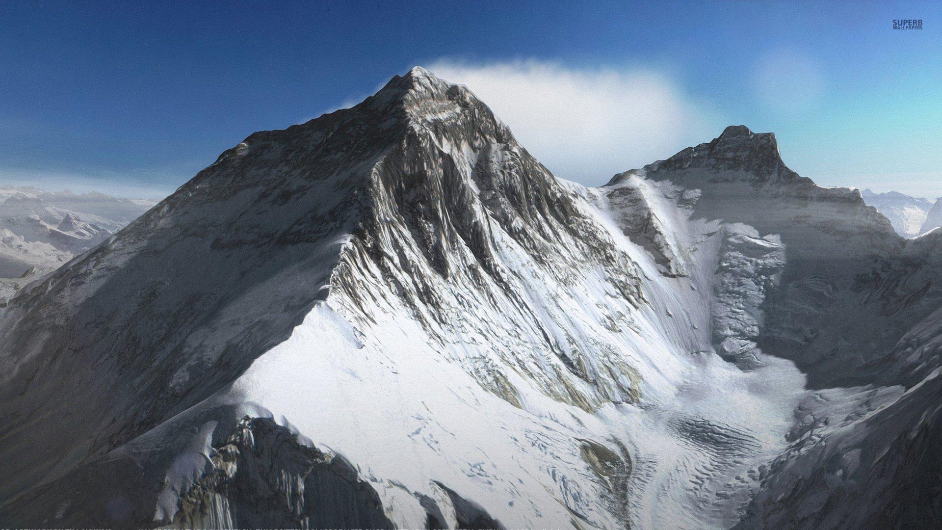 Mount Everest Wallpaper 368.08 Kb