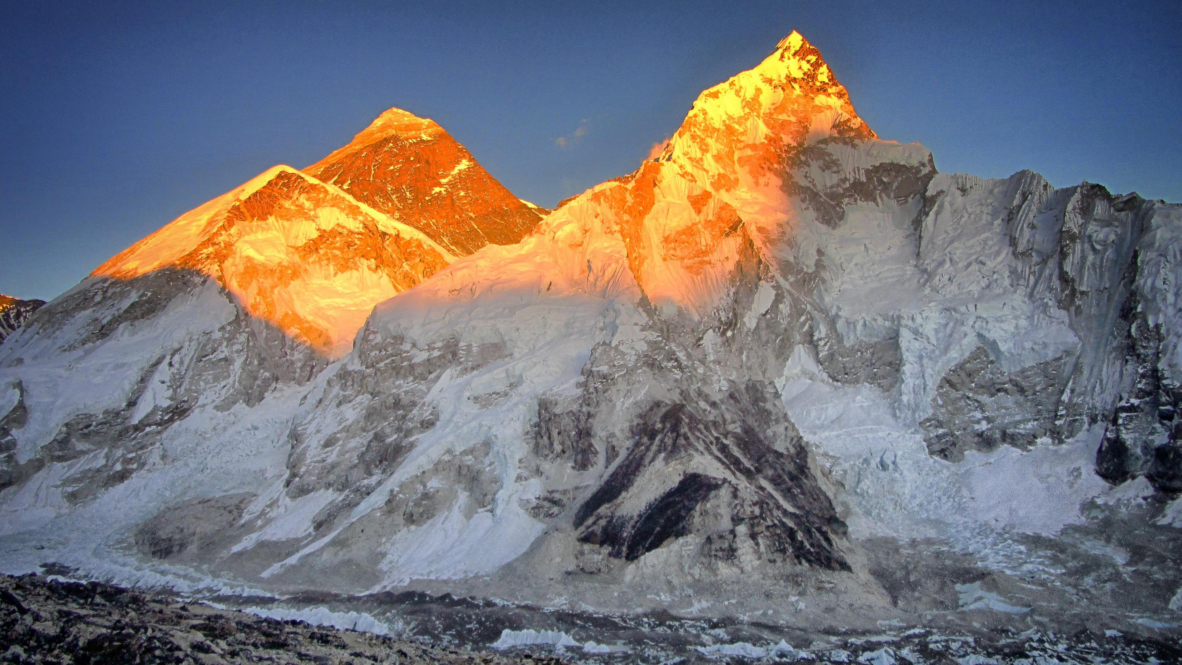 самая высокая гора в мире эверест