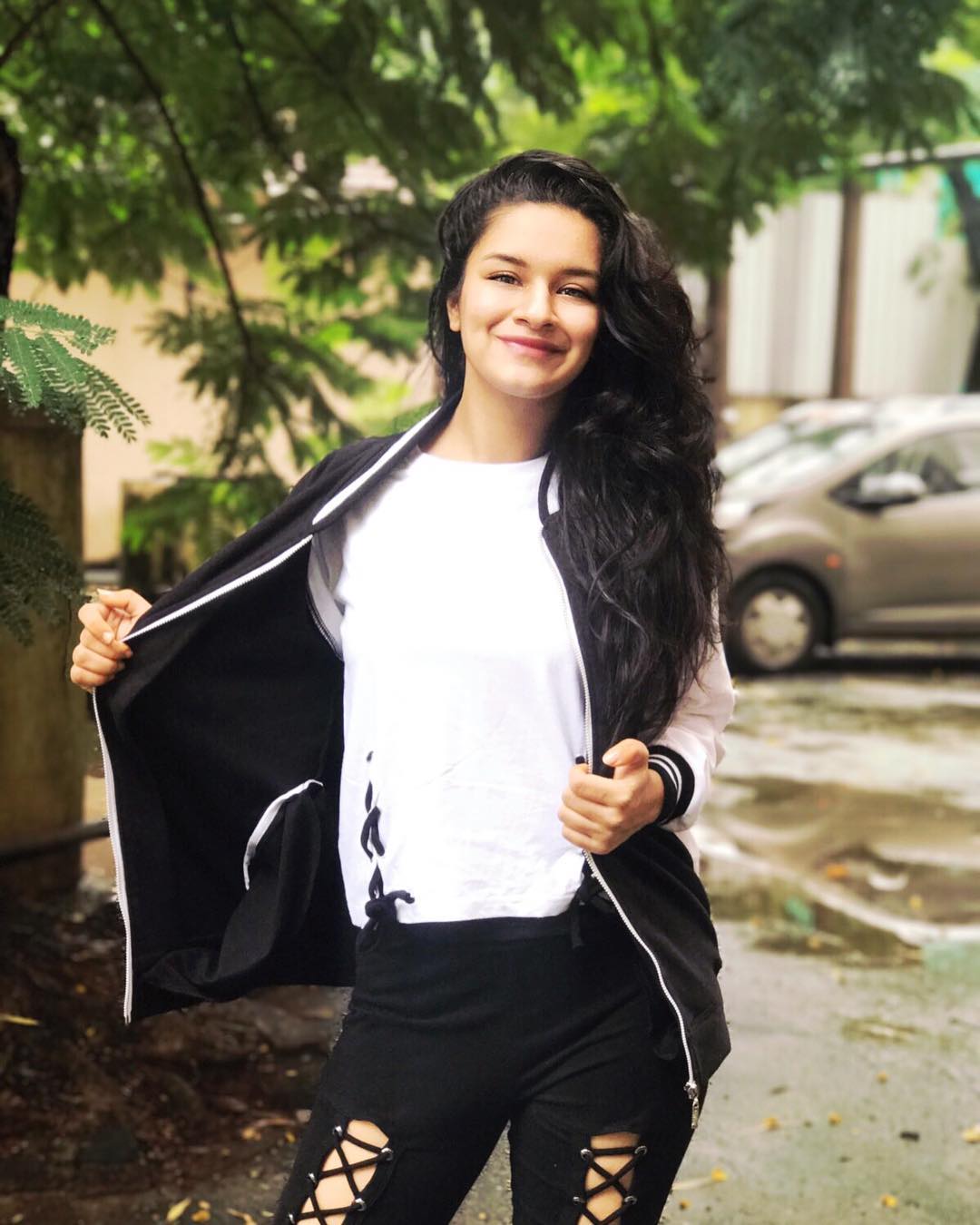 Avneet Kaur Contact Address, Phone Number, Email ID, Website