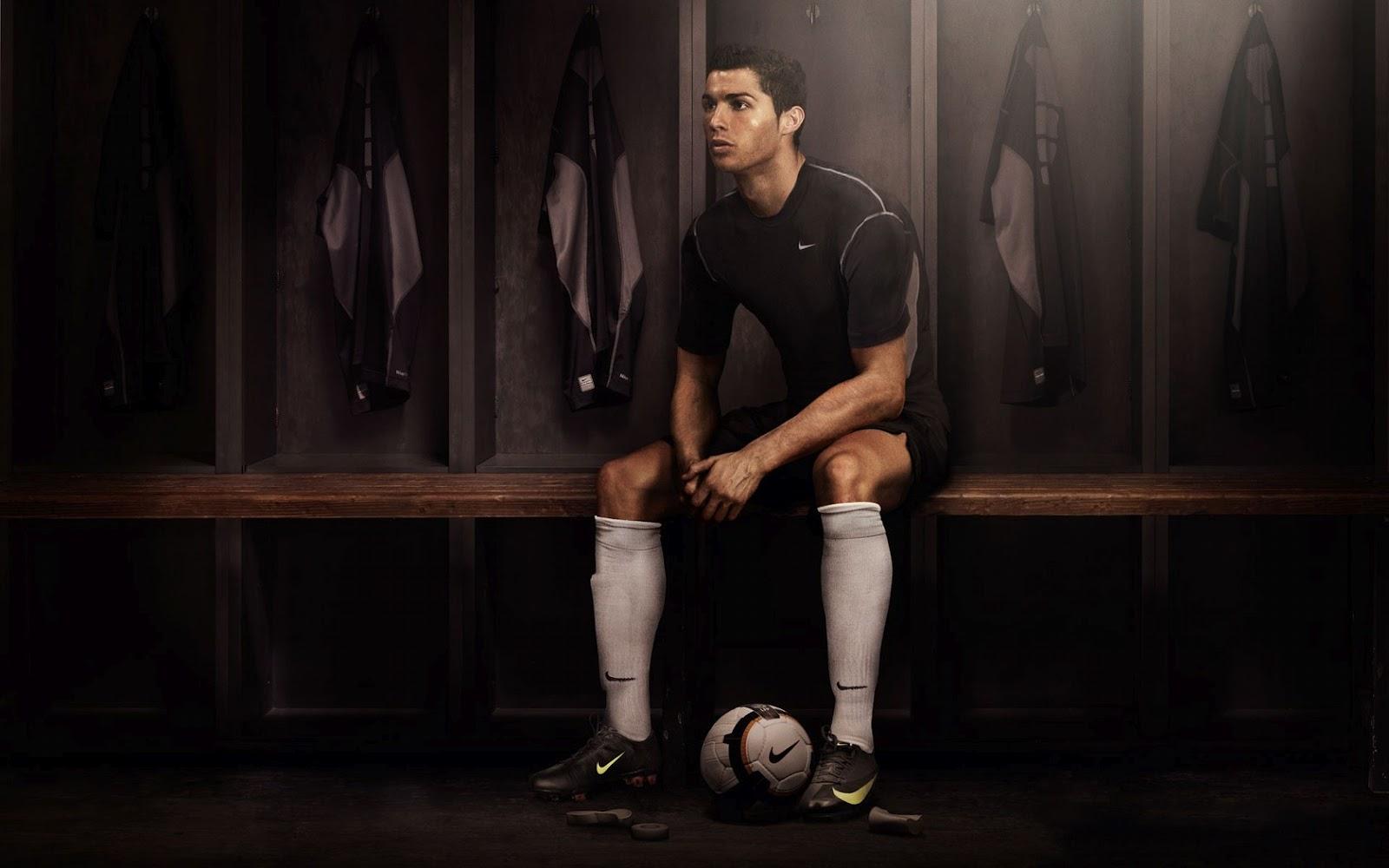 Download HD Wallpaper: Ronaldo in Locker Room HD Wallpaper