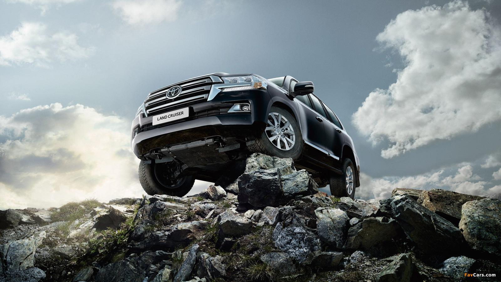 Toyota Land Cruiser 200 (UZJ200) 2015 wallpaper (1600x900)