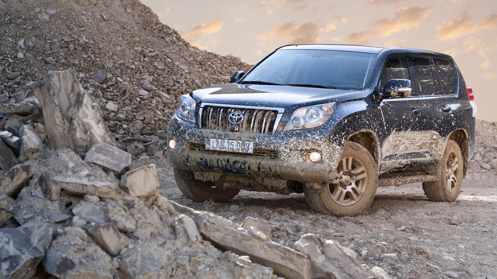 Toyota Land Cruiser Prado Wallpaper and Background Image