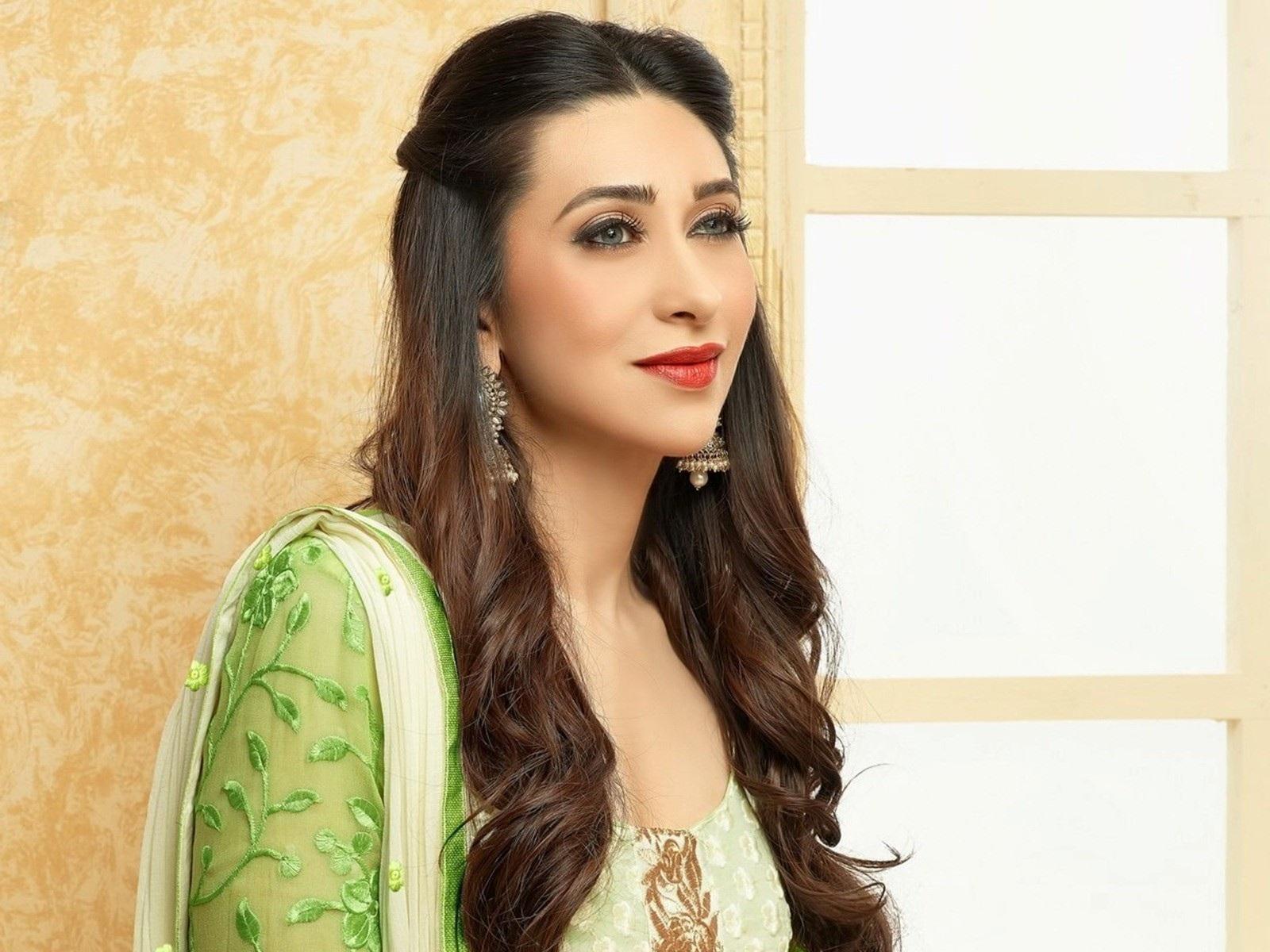 Karisma Kapoor Wallpapers - Wallpaper Cave