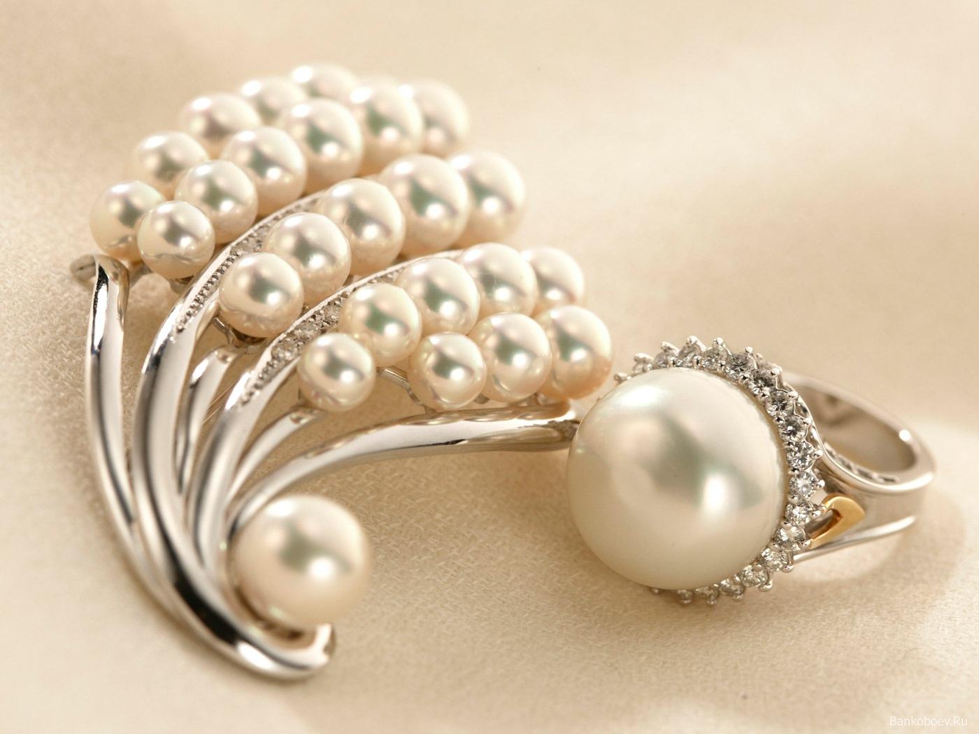 Wallpaper Pearl Jewelry