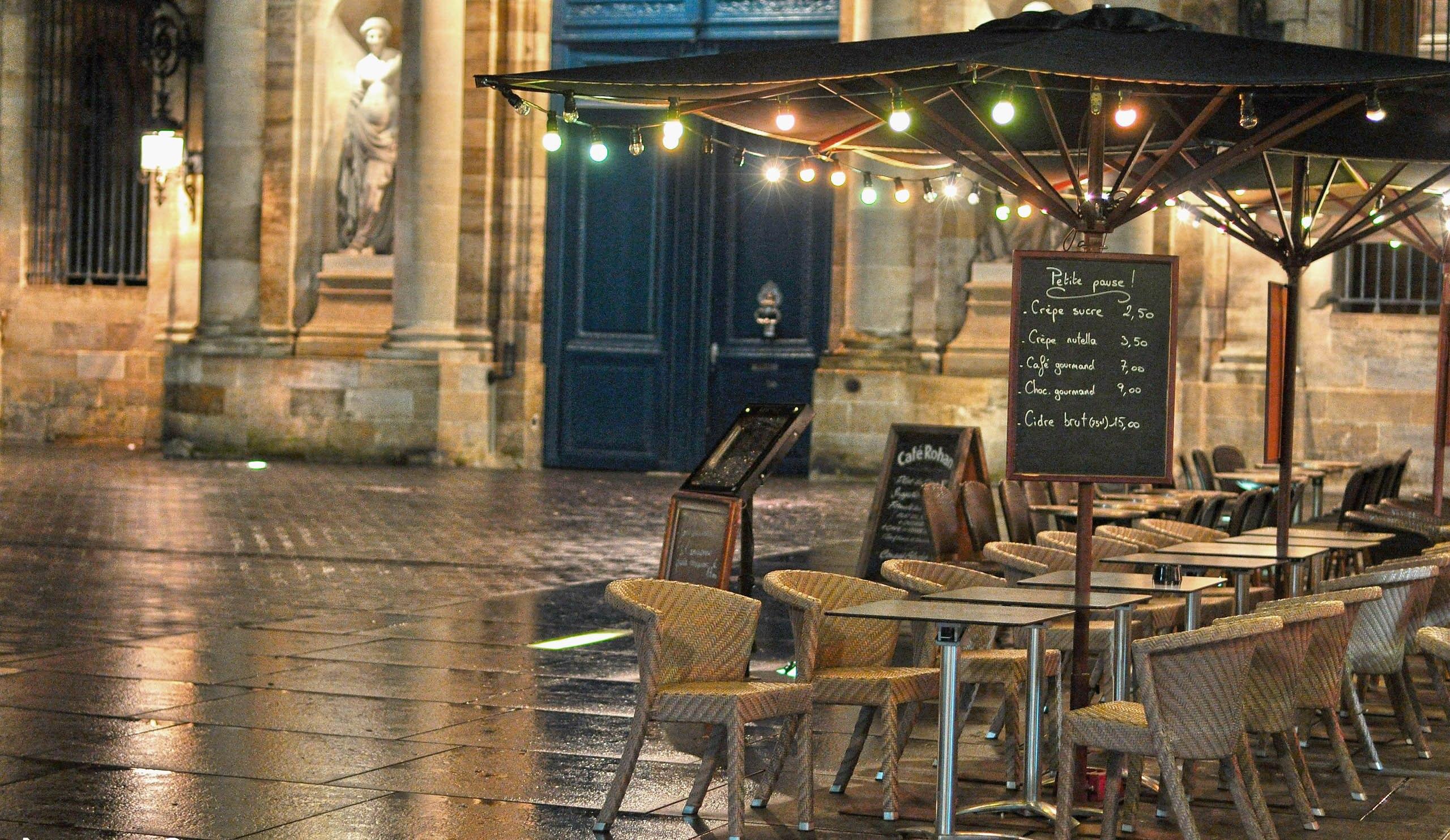 Street cafe in Bordeaux, France wallpaper and image