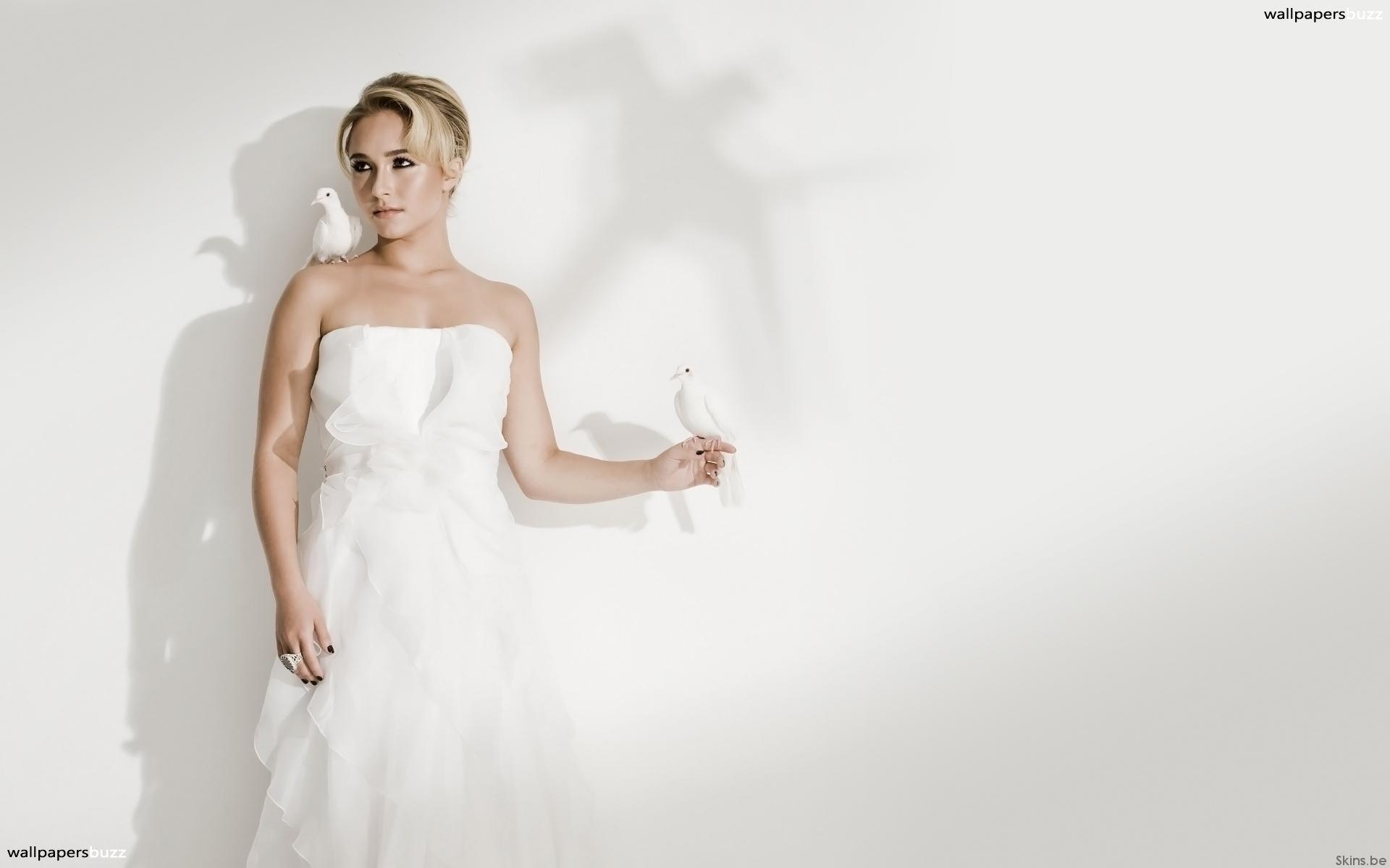 Hayden Panettiere In a White Dress HD Wallpaper