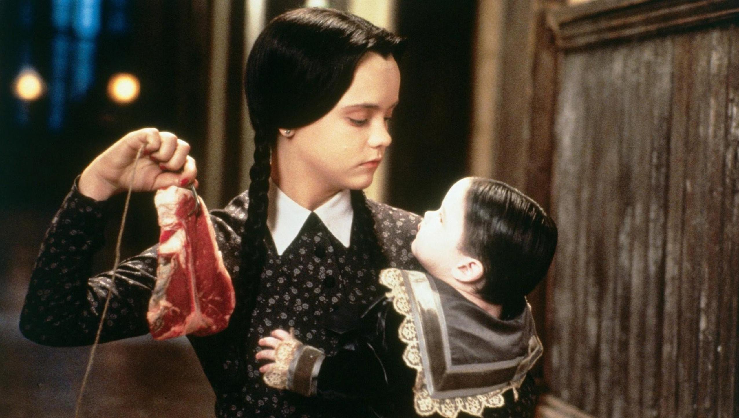 Addams Family Values (1993) Desktop Wallpaper