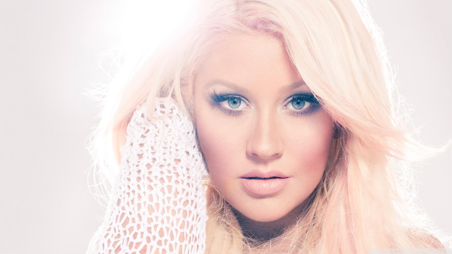 Christina Aguilera Beautiful HD Wallpaper