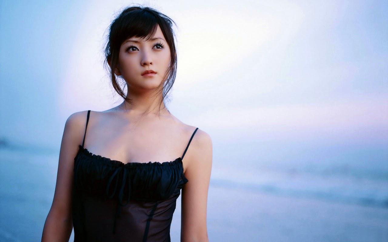 Hot Japanese Actress Komatsu Ayaka High Resolution Wallpaper