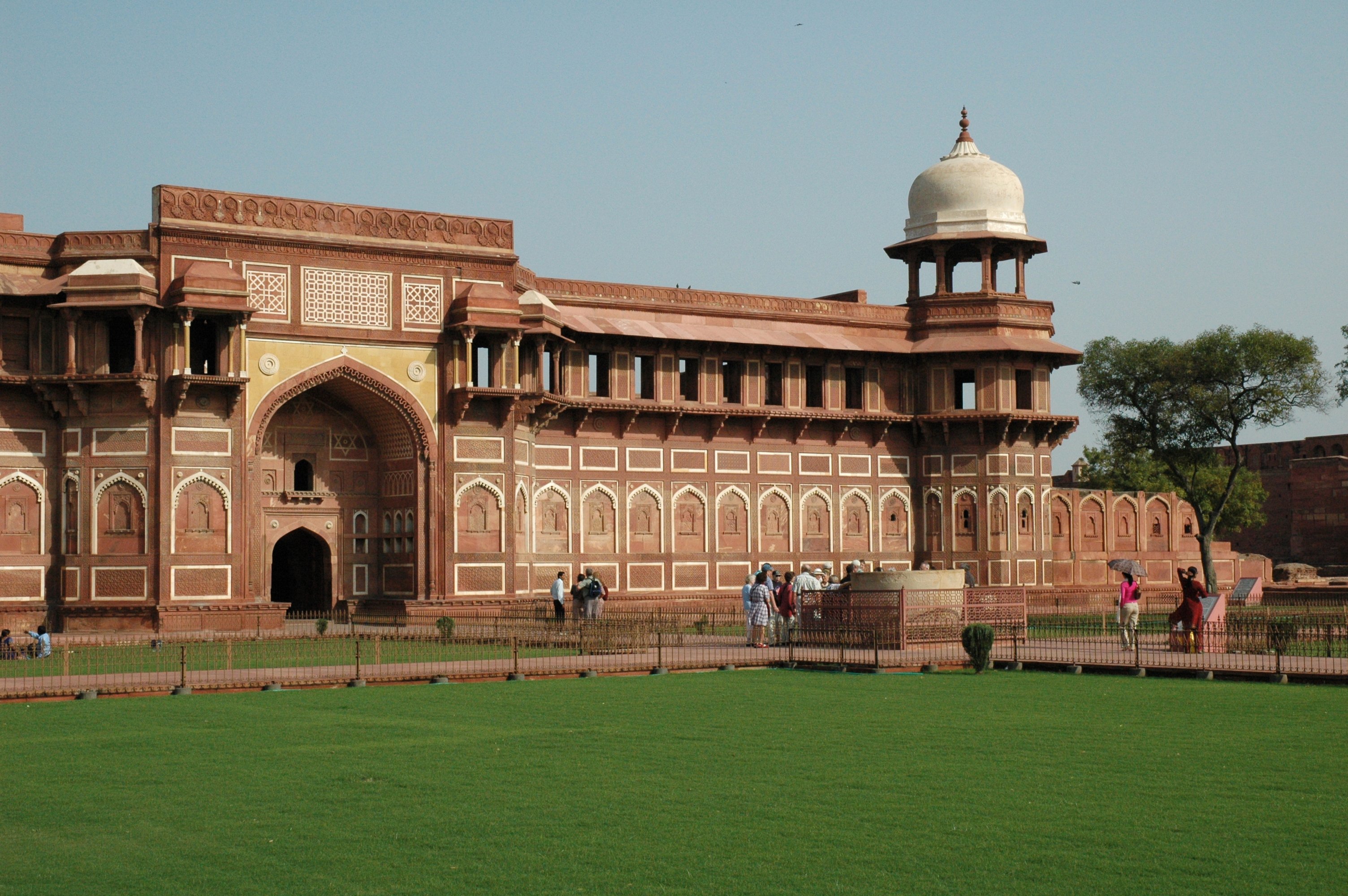 Red Fort in Agra wallpaper and image, picture, photo