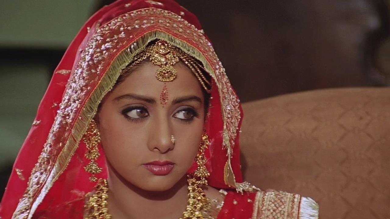 Sridevi image Pallavi in lamhe HD wallpaper and background photo