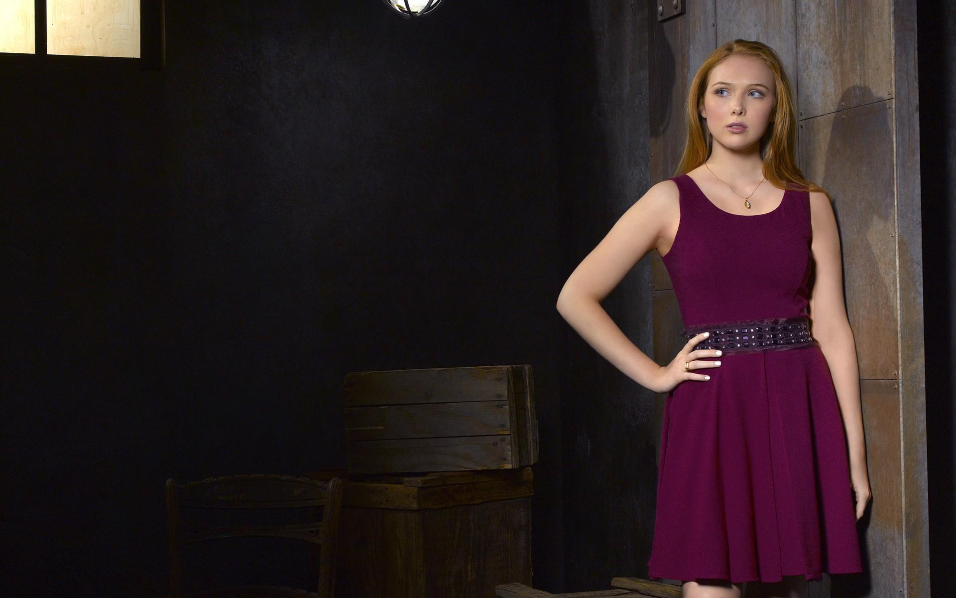 Free Molly Quinn Wallpaper