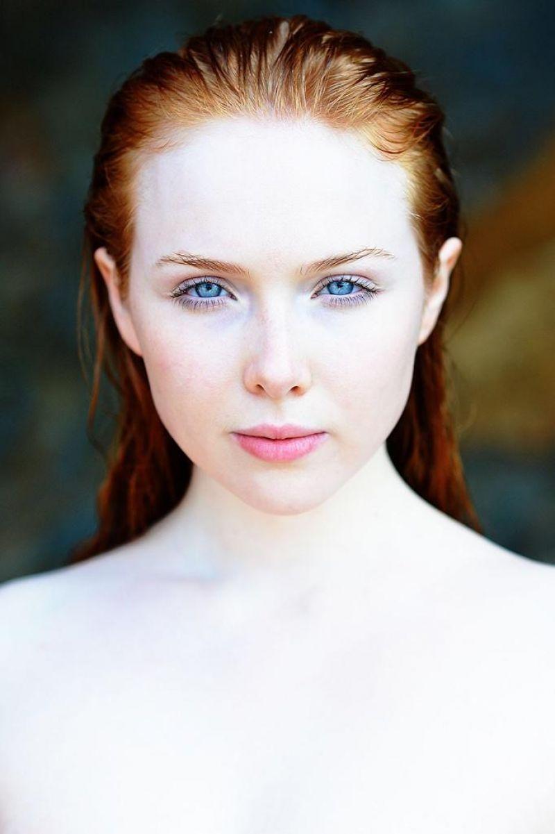 800x1201px Molly Quinn 66.17 KB