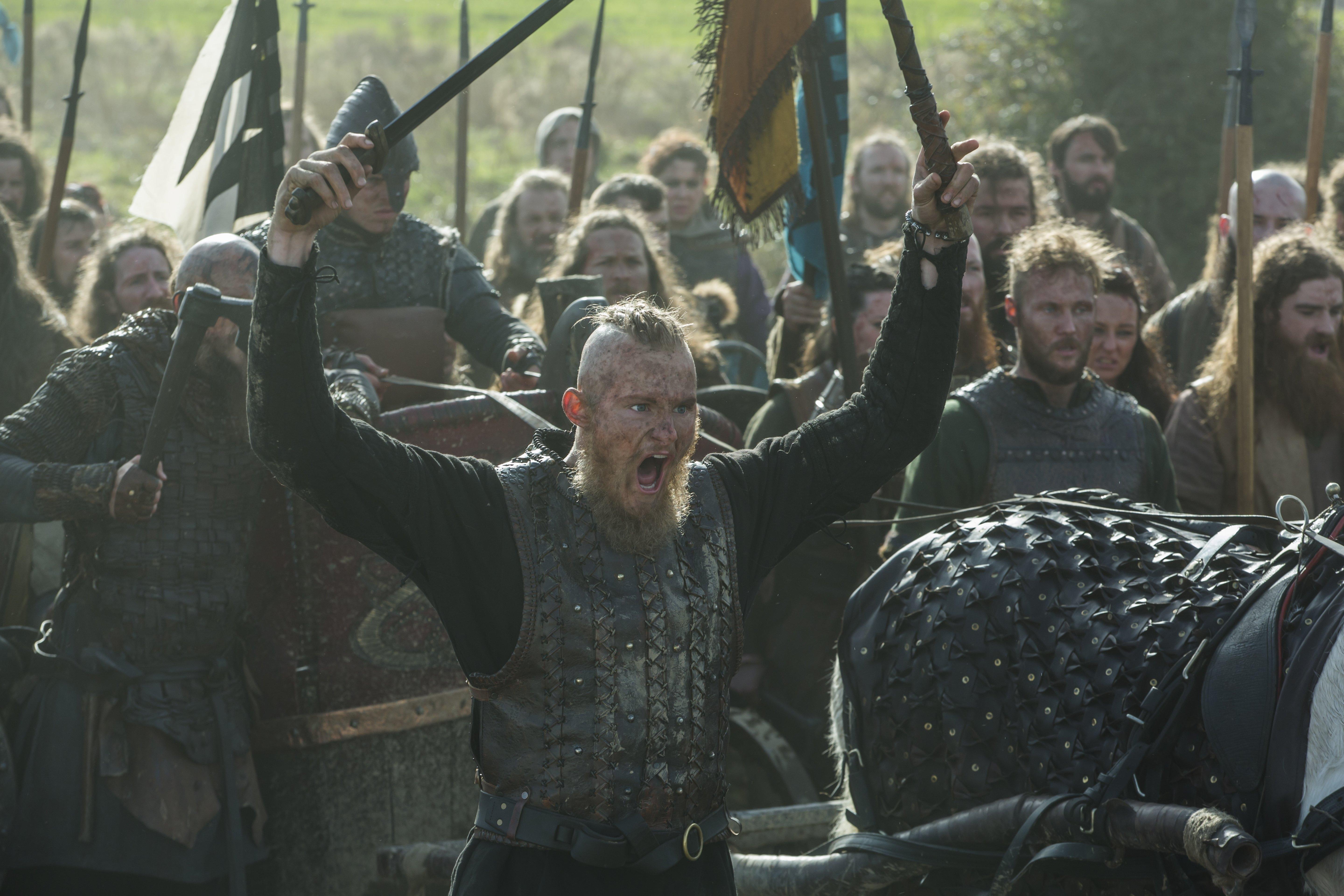 Download 5760x3840 Ragnar, Vikings, Armor, Weapons, Tv Series