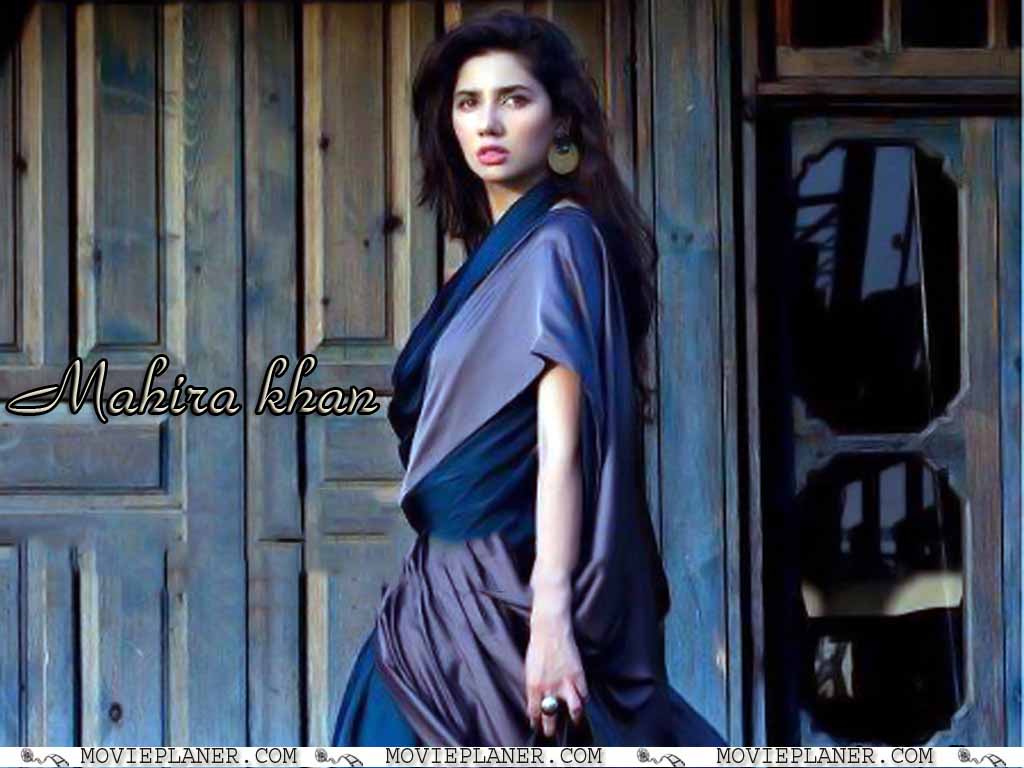 Raees Actress Hot Mahira Khan in Bikini Bra Photo Image