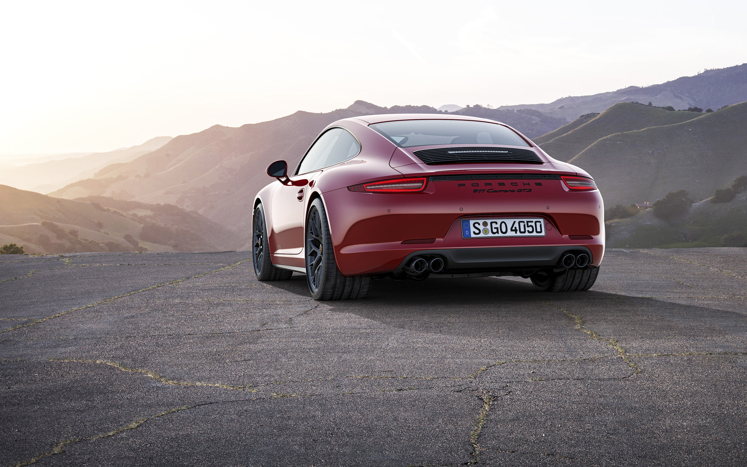 Porsche 911 Carrera GTS Wallpaper