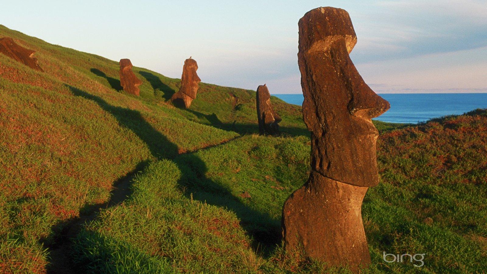 Mysterious Moai statues on Easter Island 19688 Wallpaper