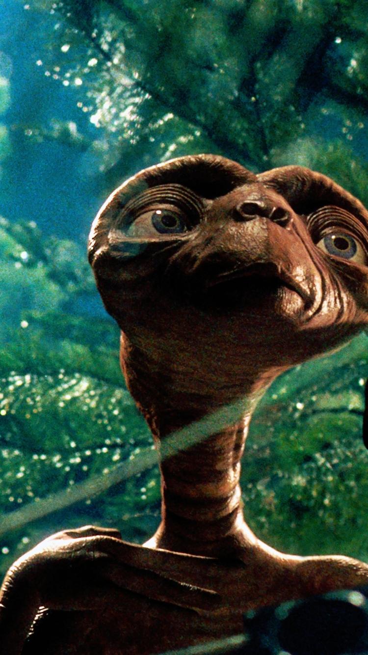 Movie E.T. The Extra Terrestrial (750x1334) Wallpaper