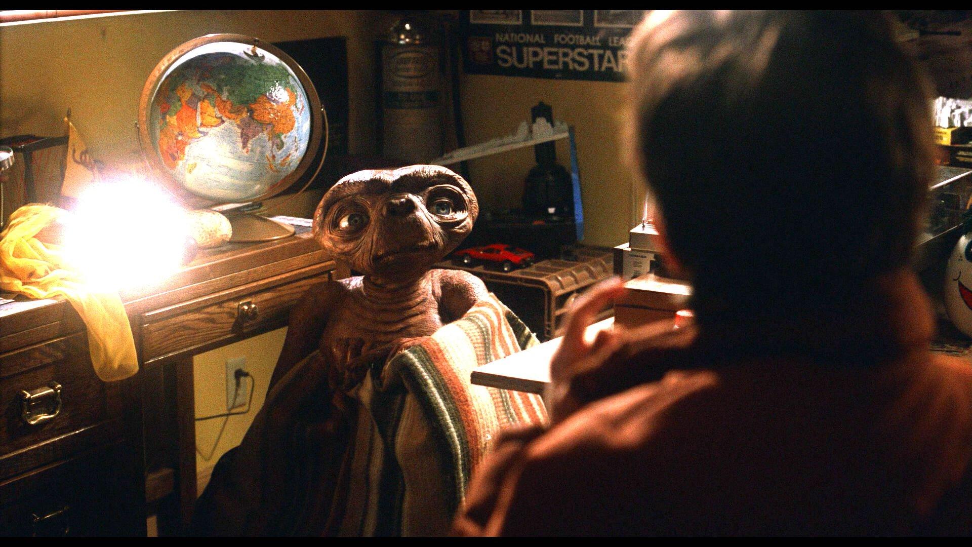 E T THE EXTRA TERRESTRIAL Adventure Family Science Sci Fi E T Alien