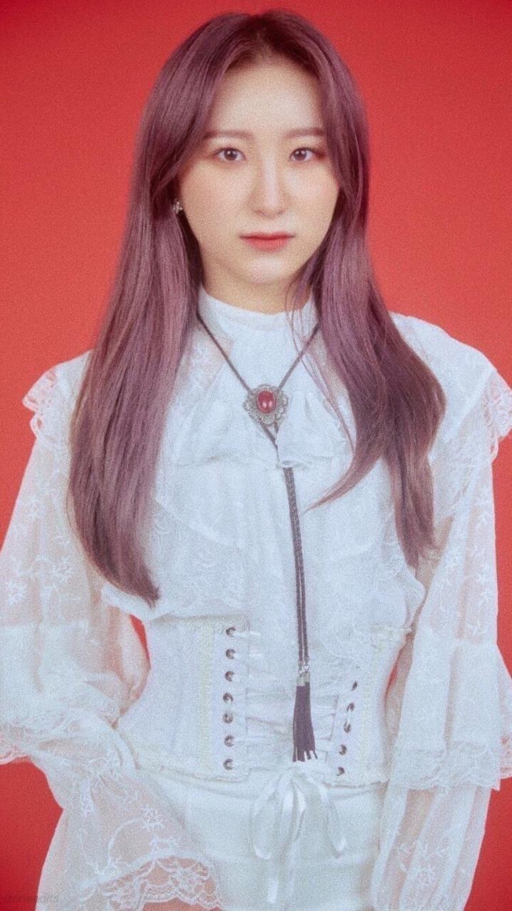 lee chaeyeon wallpaper