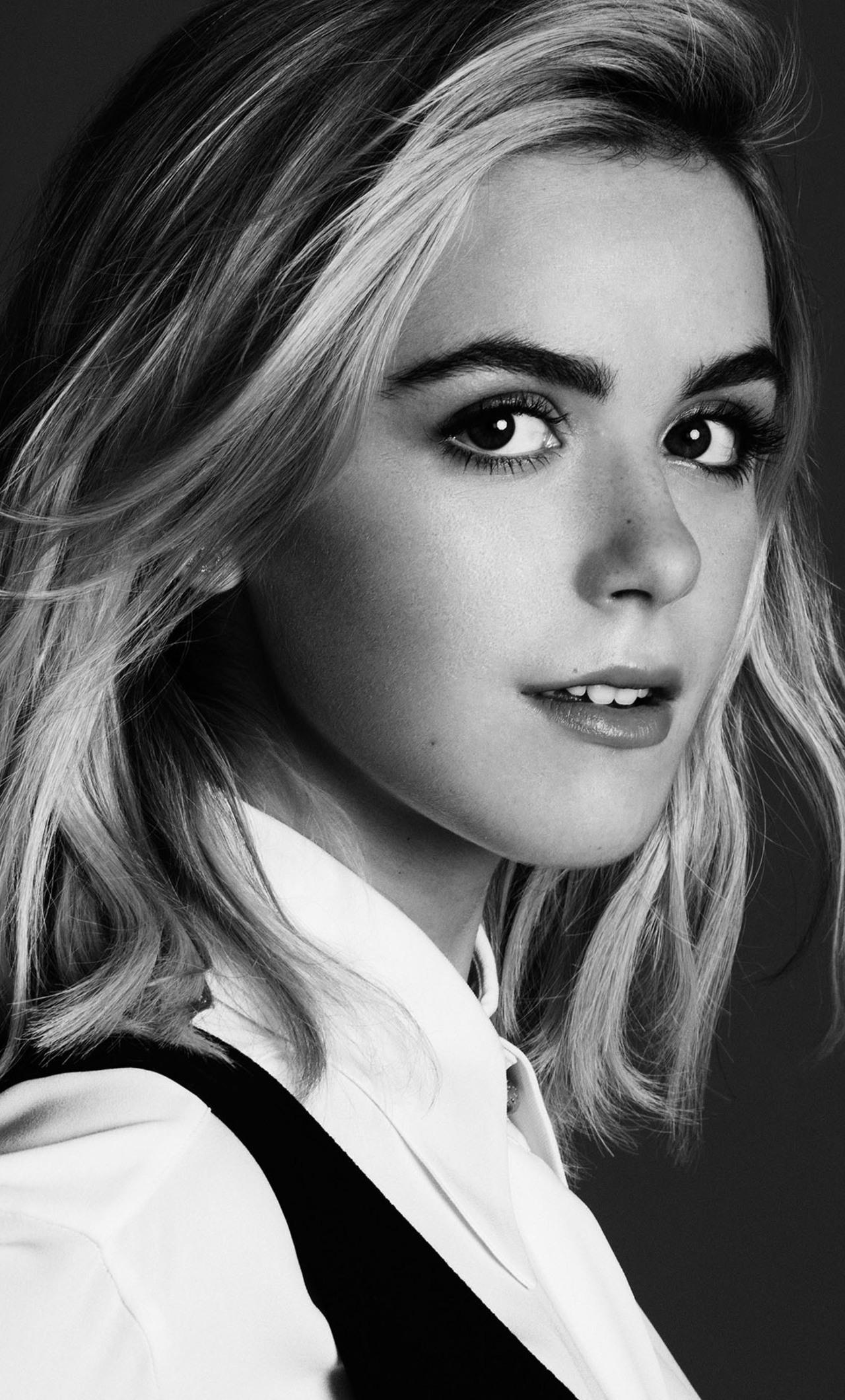 Kiernan Shipka Monochrome iPhone HD 4k Wallpaper