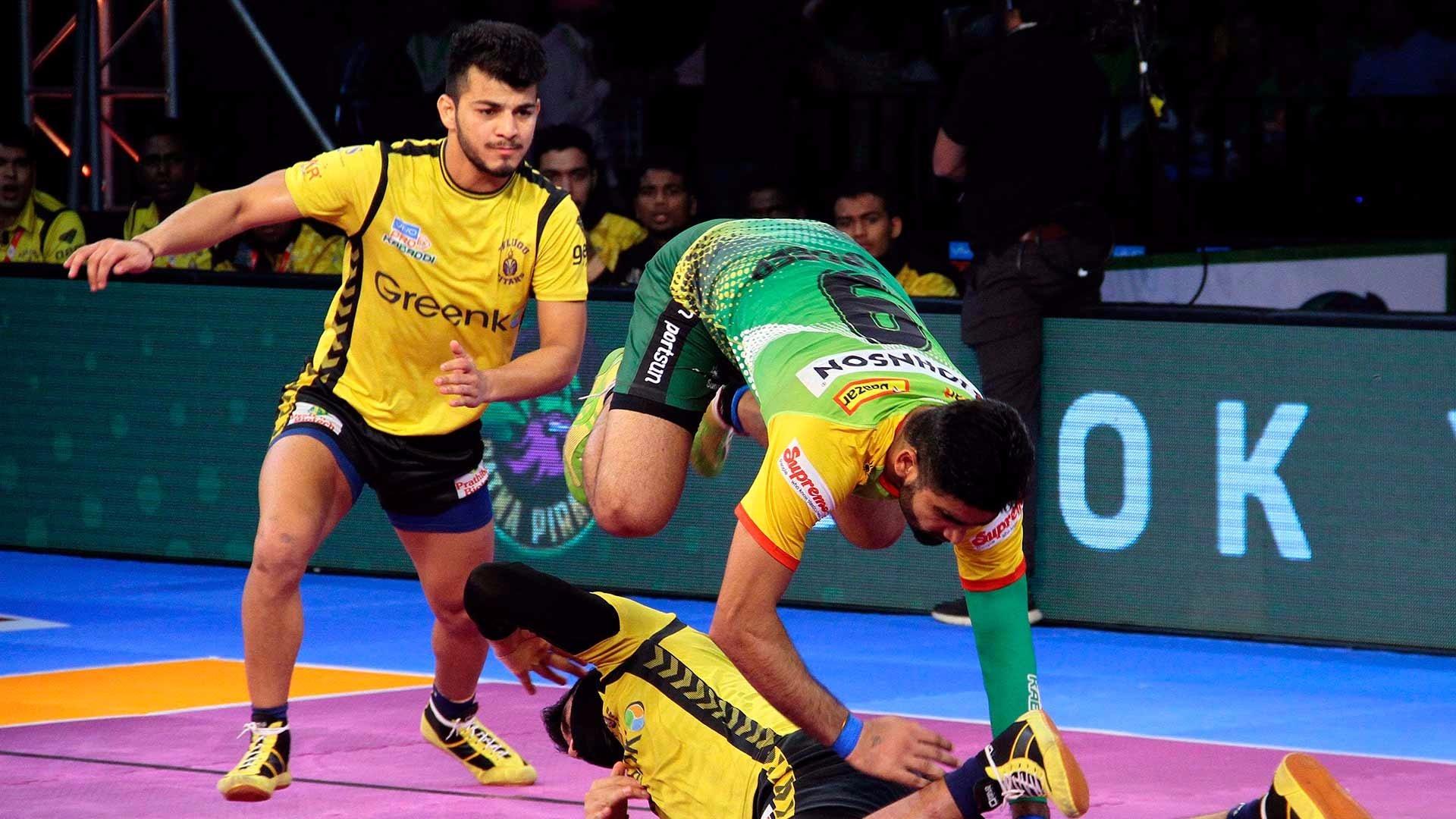 Pirates dismiss Titans to make a big statement in home opener