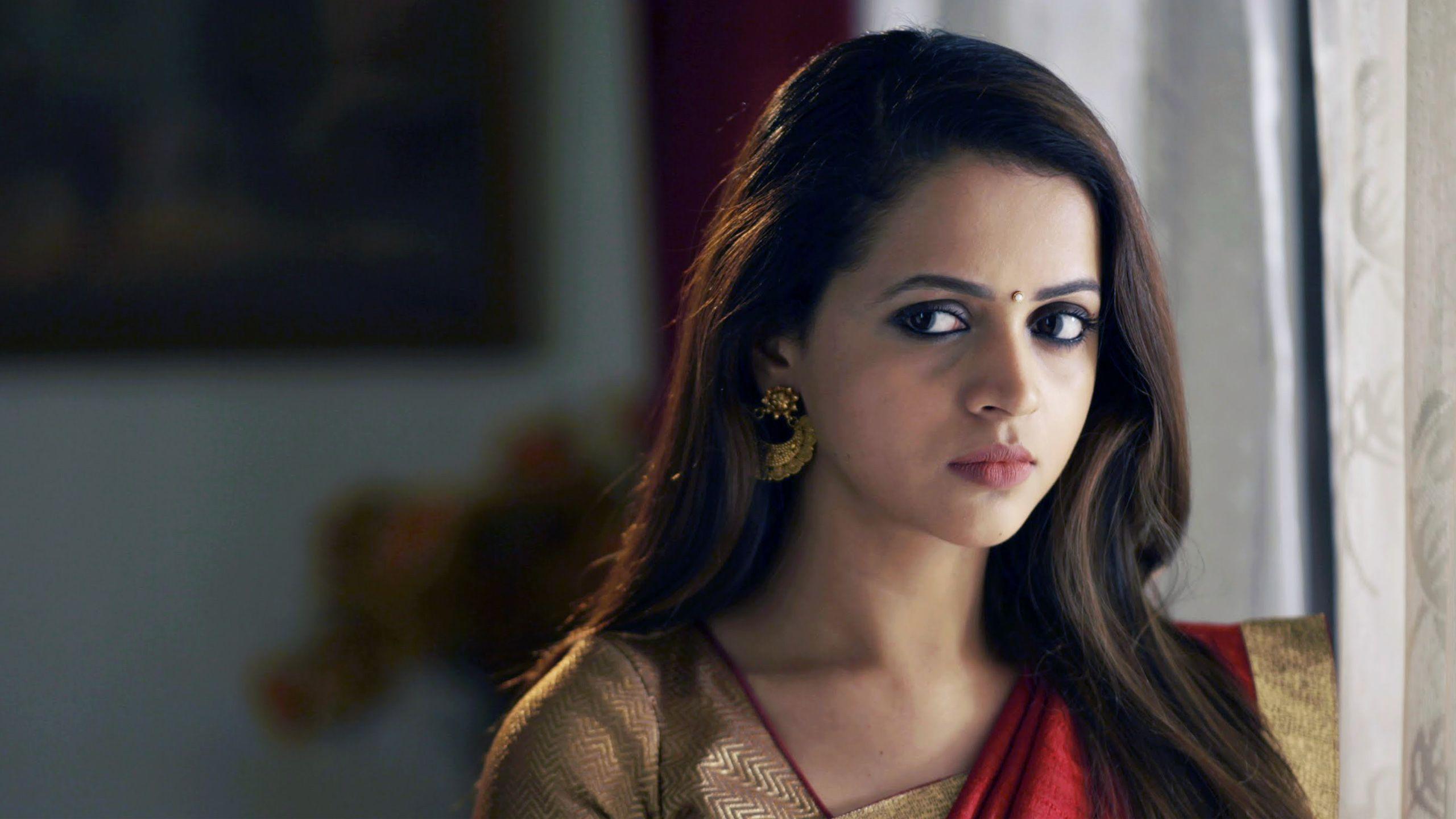 South Indian Actress Bhavana - Wallpapers | DesiComments.com