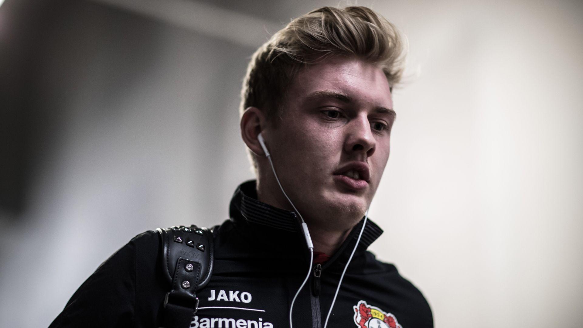 Bundesliga. Brandt rules out move, saying he owes a debt to Leverkusen