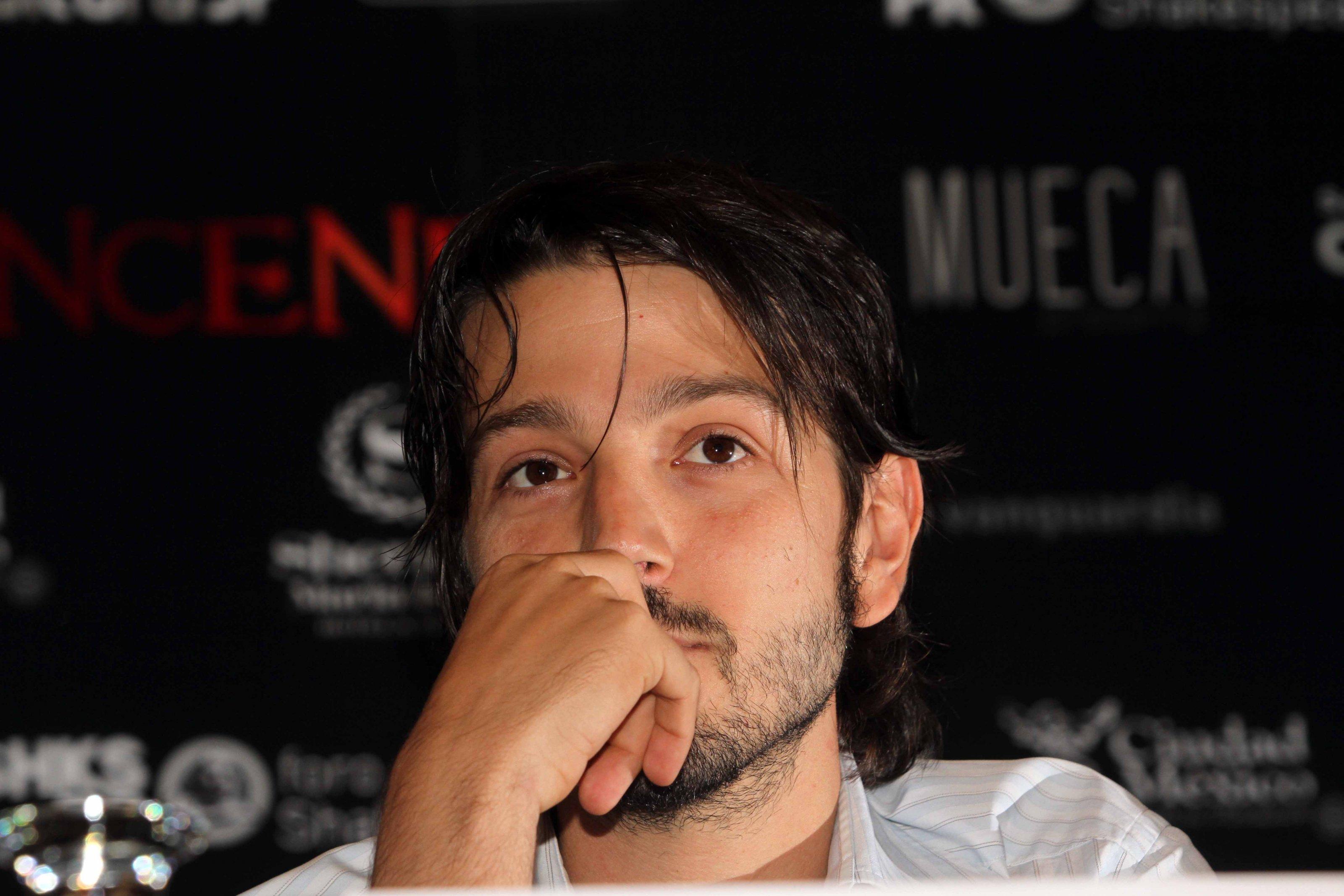 Diego Luna Widescreen Wallpapers 57625 3200x2133px