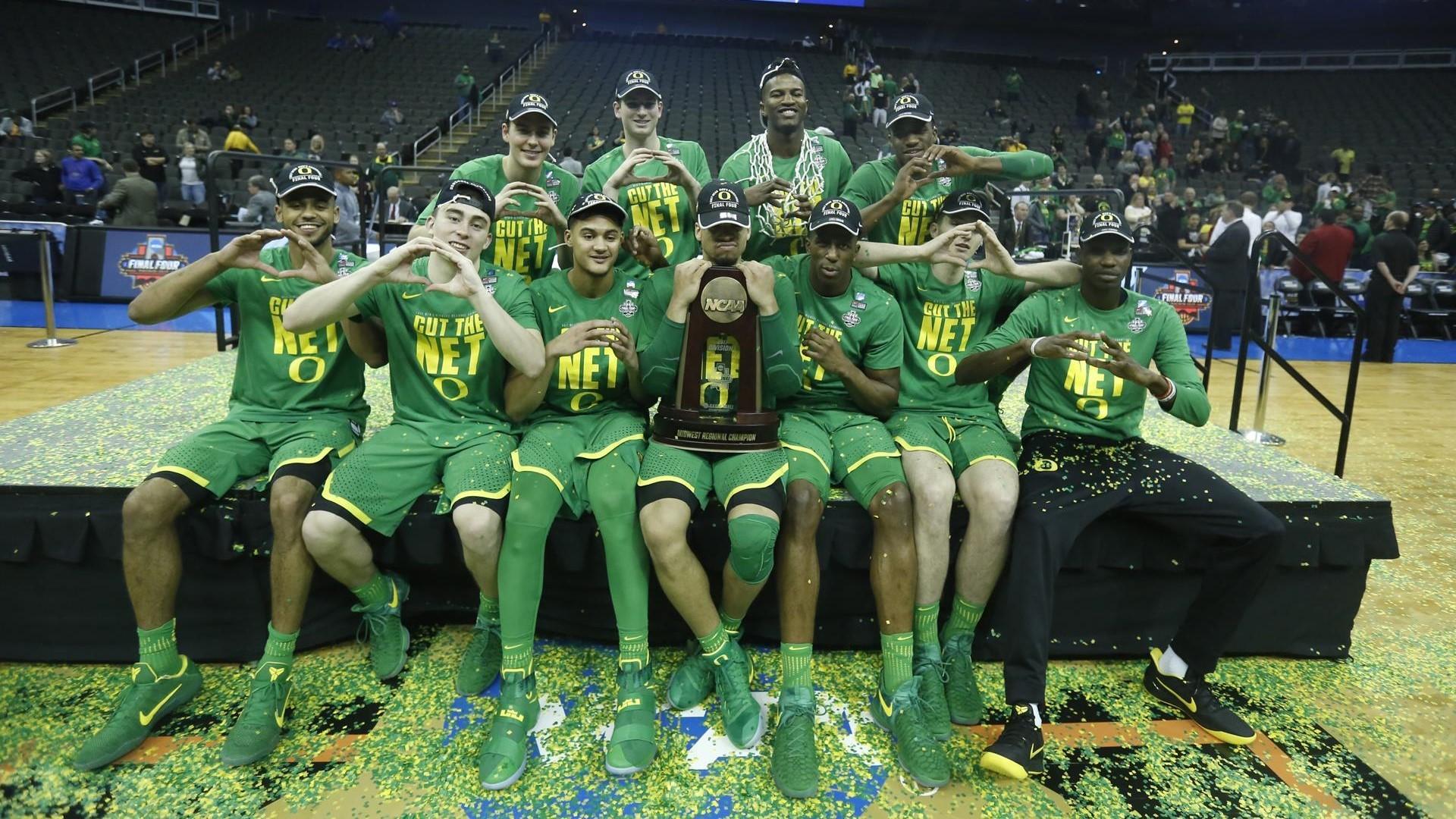 Oregon Or Gonzaga Could Bring Men's College Basketball Trophy Back